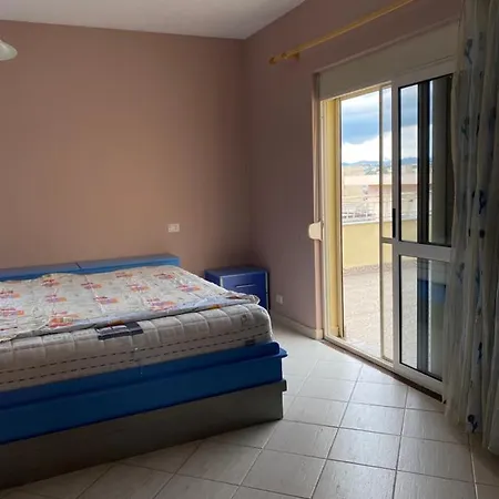 דירה Penthouse Near The Beach,